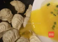 Illustration of how to make egg-fried dumplings 5