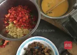 Illustration of how to make the prosperous ham fried rice 3