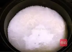 Illustration of how to make water spinach noodles 6