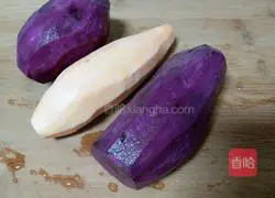 Illustration of how to make coconut two-color potato cakes 1