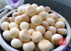 Illustration of how to make Wangzai steamed buns 16