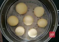 Illustration of how to make bean paste steamed buns 5