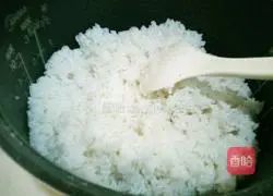 Illustration of how to make chive fried rice 2