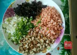 Illustration of how to make egg fried rice 1