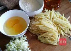 Illustration of how to make shredded potato pancakes 1