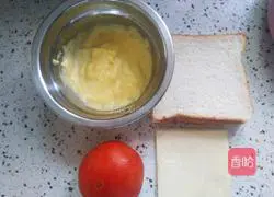 Illustration of how to make egg cheese sandwich 2