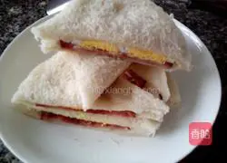 Illustration of how to make bacon and egg sandwiches 8