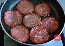  Illustration of how to make salami sausage sandwich 4