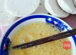  Illustration of how to make golden steamed buns 3