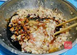 Illustration of how to make mushroom wontons 7