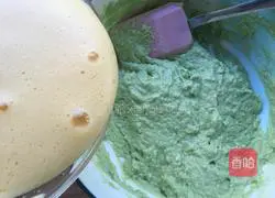 Illustration of how to make cucumber juice and egg pancakes 6