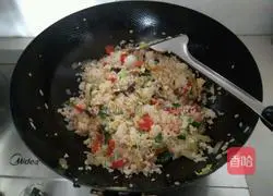 Illustration of how to make vegetable and egg fried rice 6