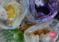 Illustration of how to make colorful taro glutinous rice balls 5