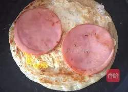 Illustration of how to make love hand cakes 5