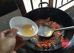 Illustration of how to make minced pork noodles 12