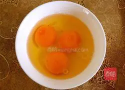 Illustration of how to make fried cherry tomatoes and eggs with noodles 4