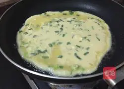 Illustration of how to make chive pancakes 8