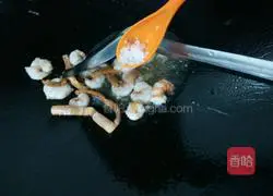 Seafood Fried Rice Recipe Illustration 5