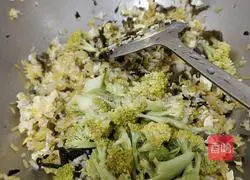 Illustration of how to make pickled cabbage fried rice 6