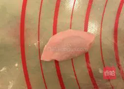 Illustration of how to make dragon fruit dumplings 10