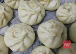 Illustration of how to make cabbage, vermicelli and pork buns 13