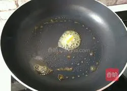 Illustration of making bean paste and toast sandwich 3