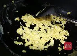 Illustration of how to make colorful fried rice 5