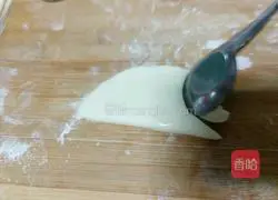 Illustration of how to make little hedgehog steamed buns 4