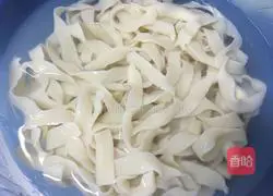Illustration of how to make cabbage fried noodles 3