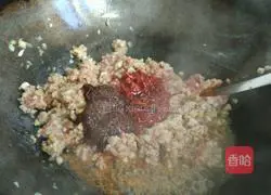 Illustration of how to make dried pork noodles 7