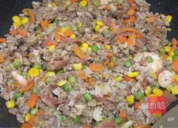 Illustration of how to make seasonal vegetable and grain fried rice 6