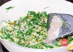 Illustration of how to make leek and egg fried rice 6