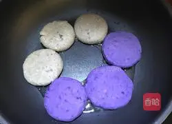 Illustration of making multigrain pancakes 10