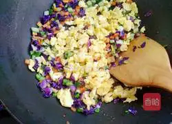 Illustration of how to make big tree fried rice 6