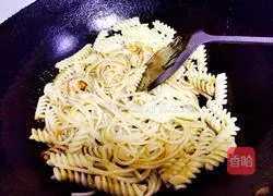 Illustration of how to make pasta in Italy 5