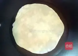 Illustration of how to make soft pancake rolls 7