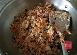 Five colors Illustration of how to make fried rice 7