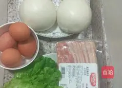 Illustration of how to make steamed bun burgers 1