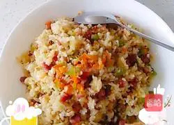 Illustration of how to make bacon and assorted fried rice 4