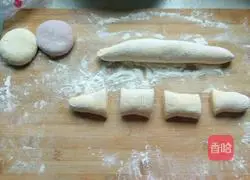 Illustration of how to make small snail steamed buns 4