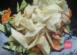 Illustration of how to make fried egg pancakes 7