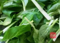 Illustration of how to make three fresh wontons 11