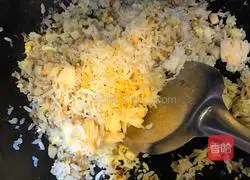 Illustration of how to make cheese fried rice for one person 9