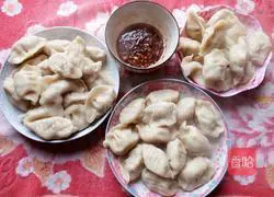 Pork and Cabbage Dumplings (Mom's Taste) Recipe Illustration 9