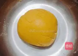 Illustration of how to make bean paste pumpkin cake 3