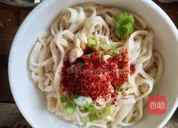 Illustration of how to make pickled cabbage, braised and dried pork noodles 14