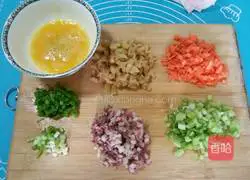 Illustration of how to make fried rice with dried radish and sausage 2