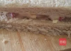 Strawberry Egg Sandwich Recipe Illustration 7