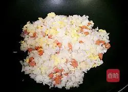 Illustration of how to make onion and ham fried rice 7