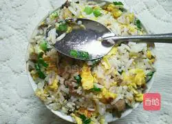 Illustration of how to make fragrant beef and egg fried rice 8